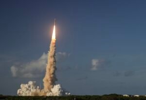 Artemis III probará un nuevo escudo térmico y sistemas vitales y de acoplamiento de Orión