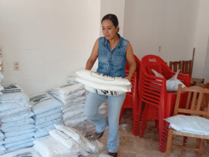PRI Nayarit fortalece apoyo a familias de Tepic con entrega de detergente a costo accesible