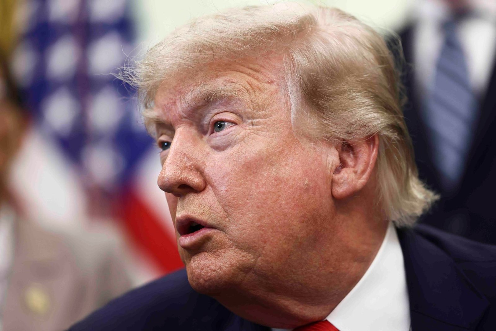 Trump anuncia el acuerdo de paz con Irán y decreta la apertura de Ormuz