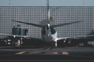 Avión aborta despegue en AICM por presencia de otra aeronave; AFAC abre investigación
